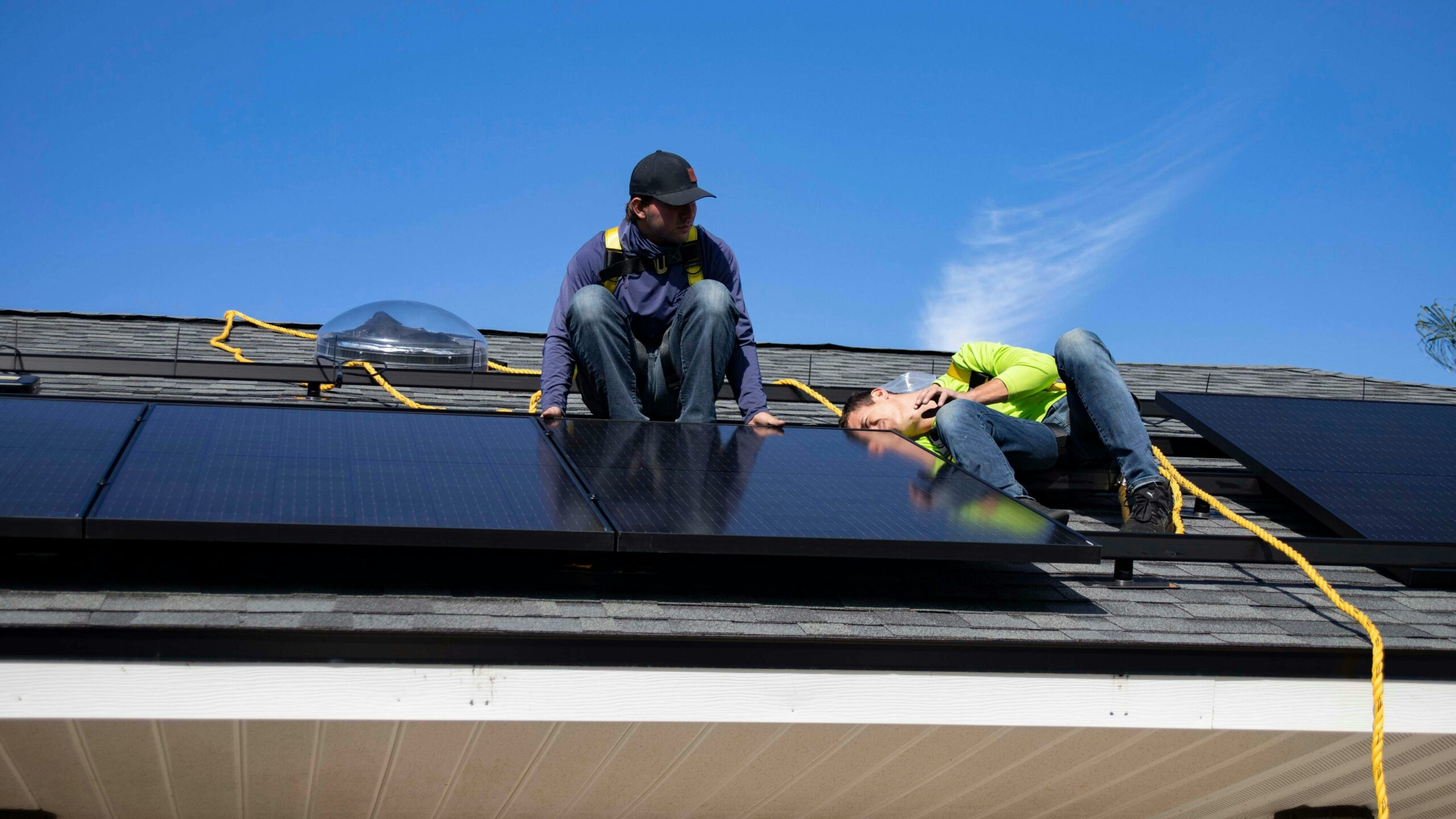 pexels-robertkso-12243093 Capteurs Solaires à La Verpillière | Slim Energies